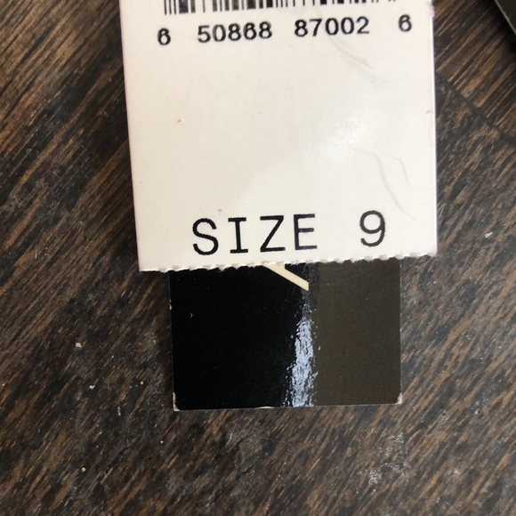 Juniors/Women’s size 9. Wide leg striped pants - Picture 5 of 6